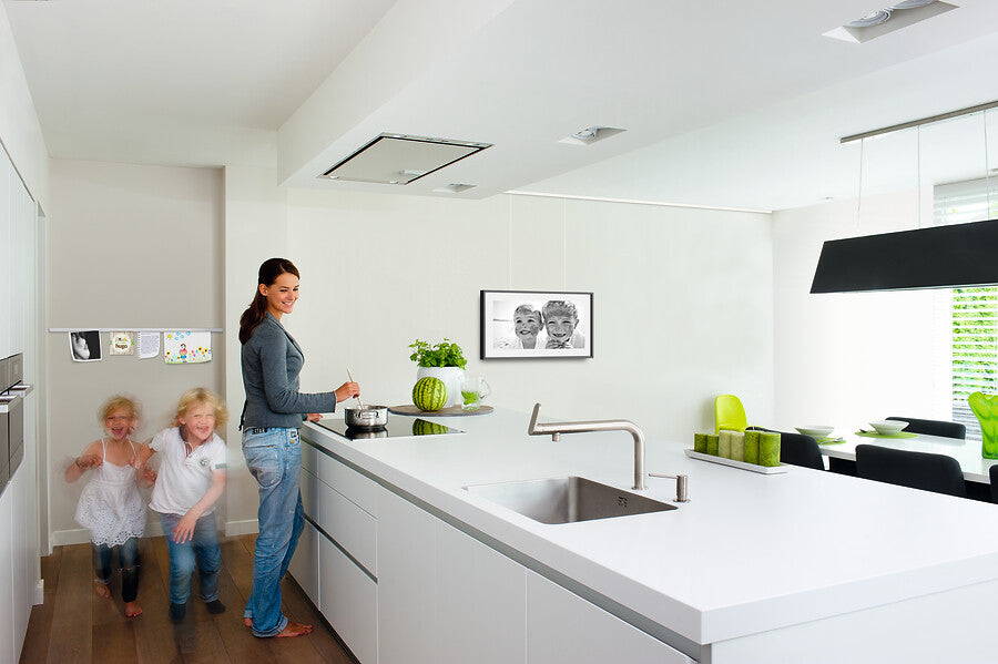 Info Rail in a kitchen